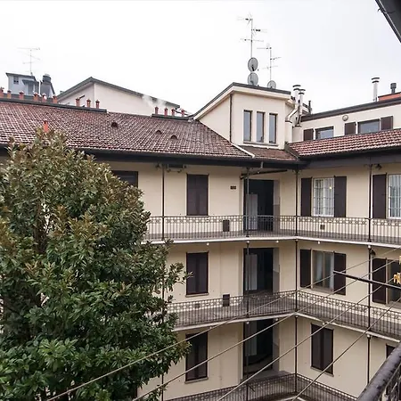 Isola Flat * Milan